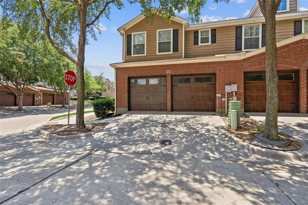2316 Stoneleigh Place Property Photo 18