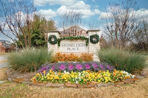 2316 Stoneleigh Place Property Photo 19