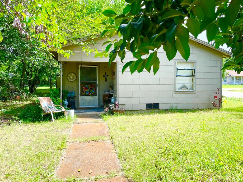 312 E Elm Street Property Photo 1