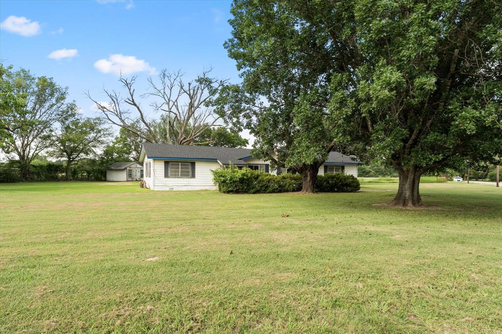 101 Se County Road 2240 Property Photo 4