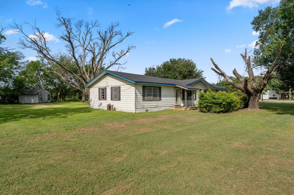 101 Se County Road 2240 Property Photo 6