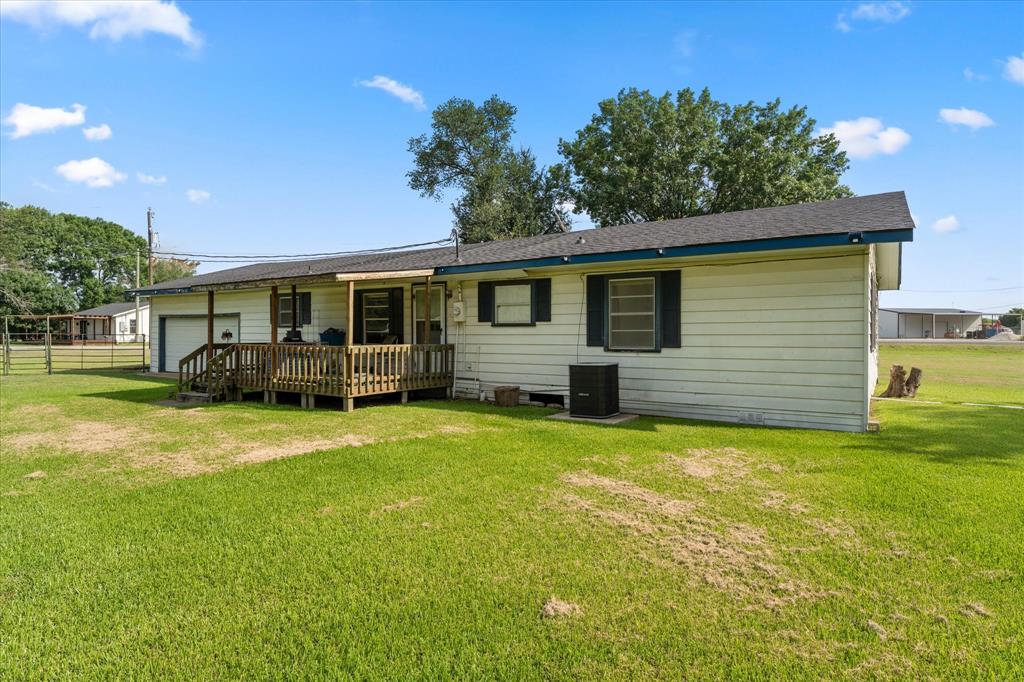 101 Se County Road 2240 Property Photo 7