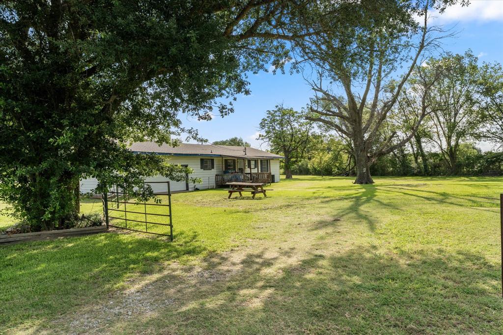 101 Se County Road 2240 Property Photo 8