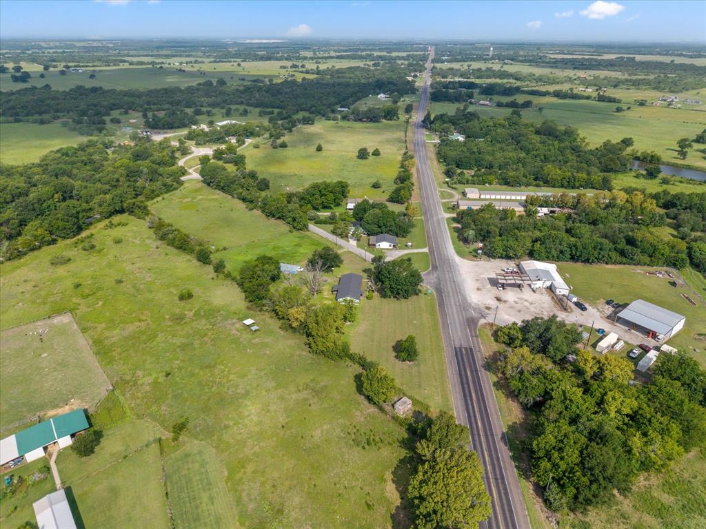 101 Se County Road 2240 Property Photo 29
