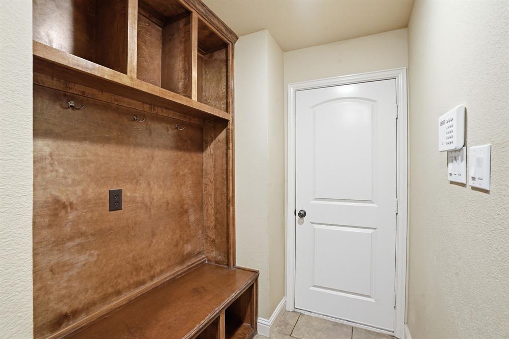 700 Briar Ridge Drive Property Photo 18