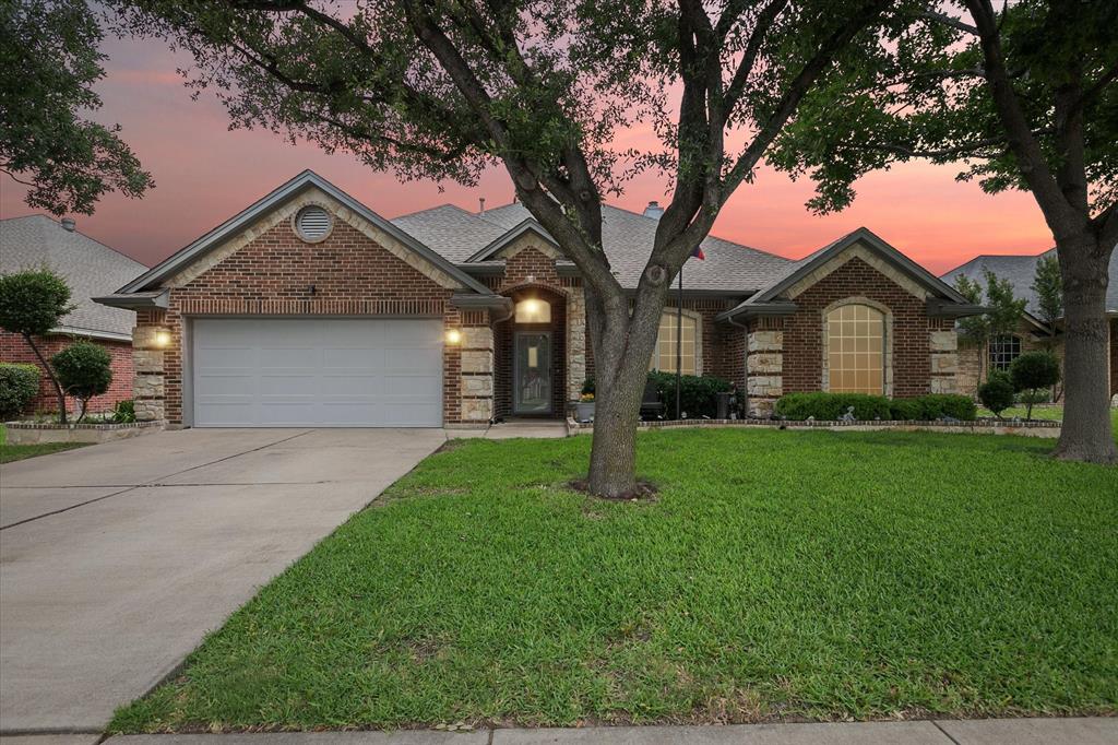 568 Willowview Drive Property Photo 2