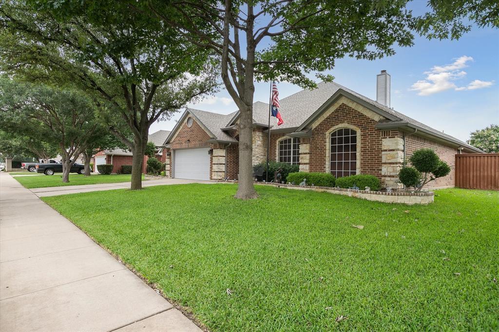 568 Willowview Drive Property Photo 3
