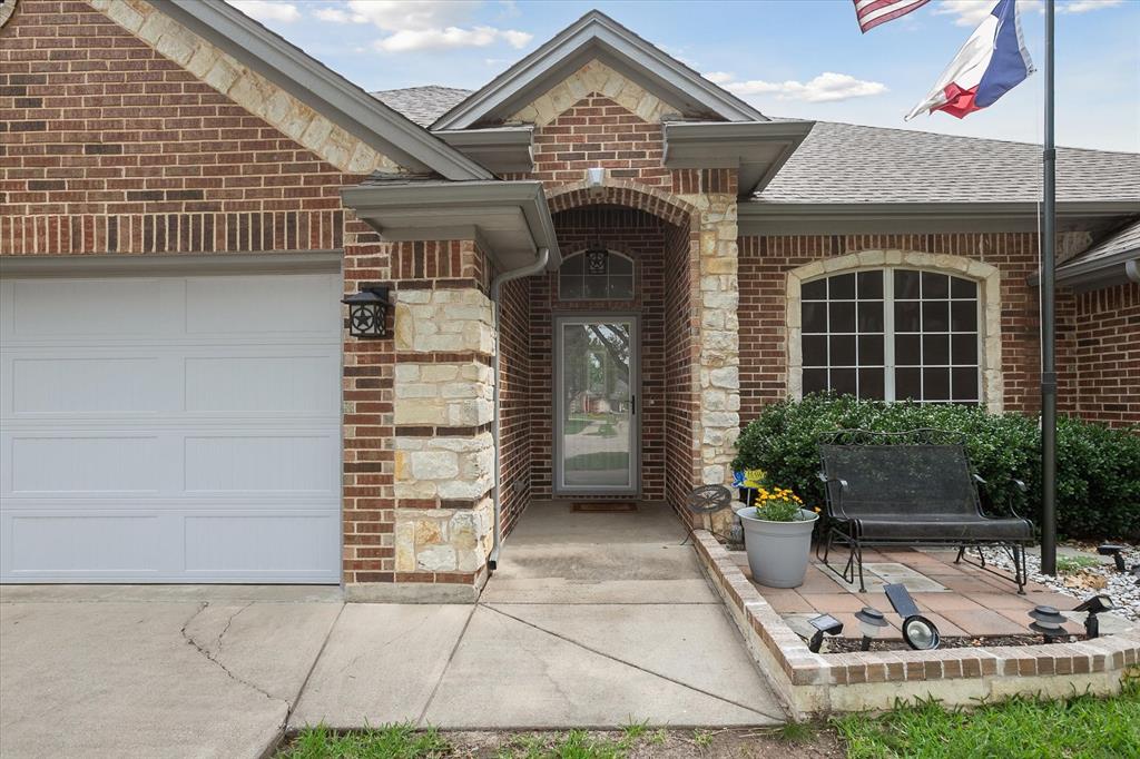 568 Willowview Drive Property Photo 4