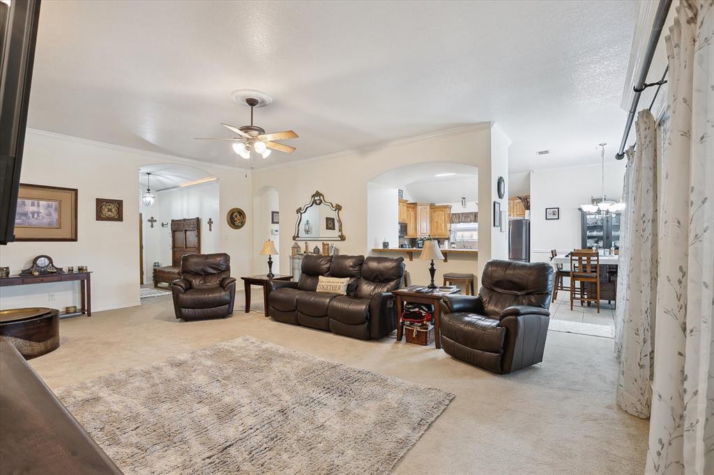 568 Willowview Drive Property Photo 8