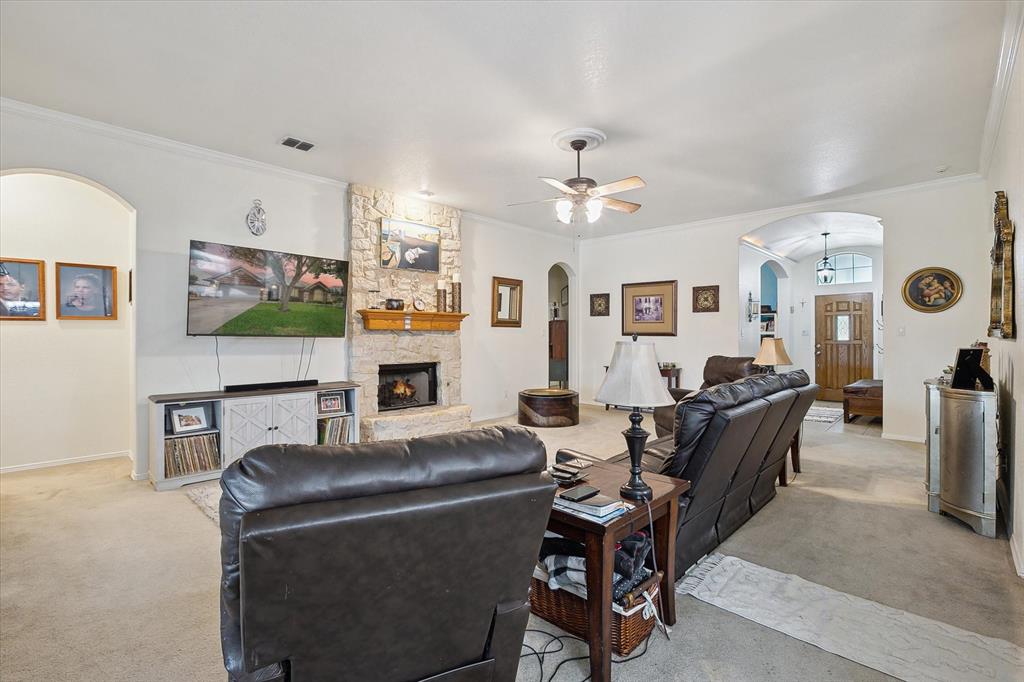 568 Willowview Drive Property Photo 9