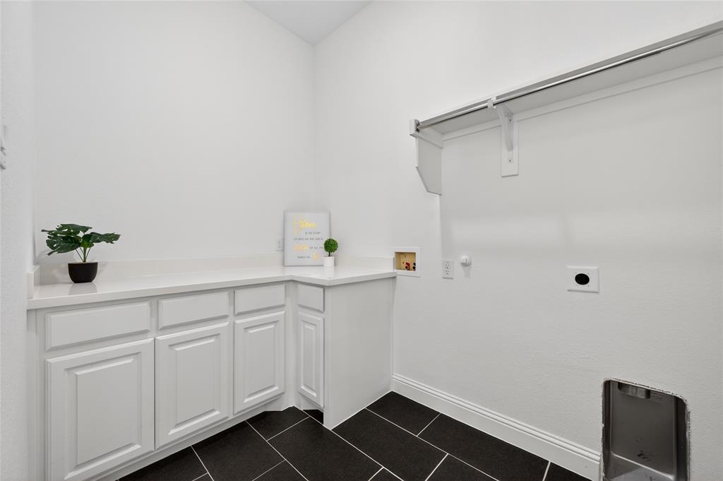 7457 Pondview Lane Property Photo 21