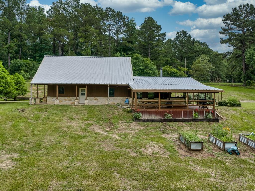 4240 County Road 2107 Property Photo 3