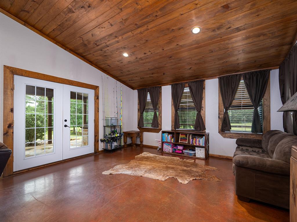 4240 County Road 2107 Property Photo 10