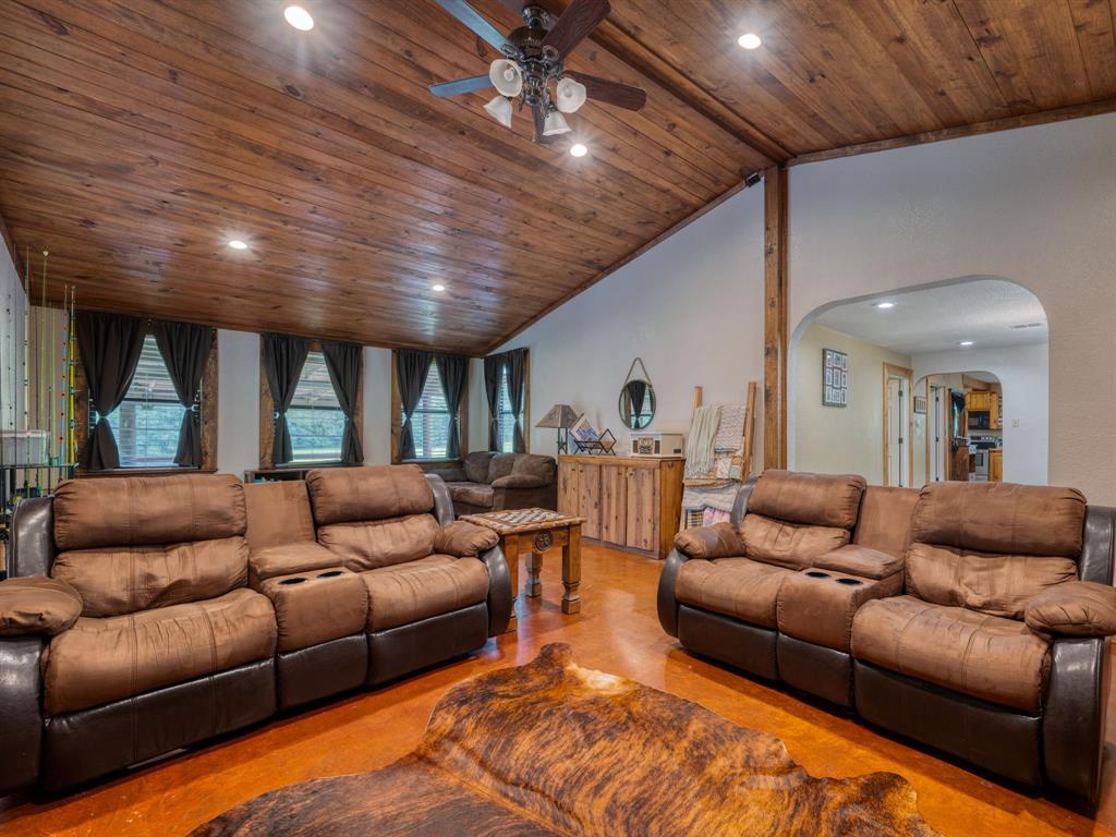 4240 County Road 2107 Property Photo 11