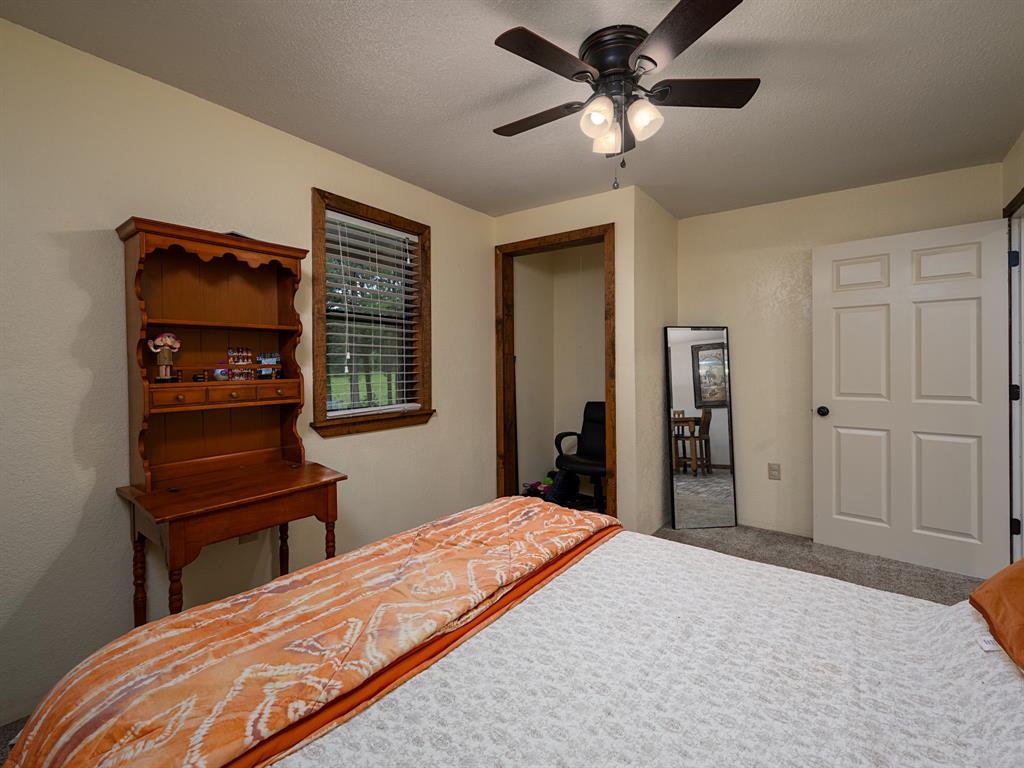4240 County Road 2107 Property Photo 25