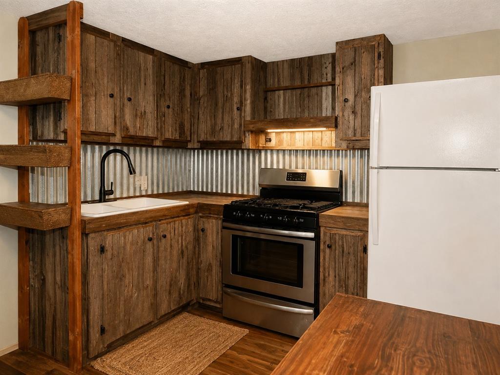 8909 Fm 1795 Property Photo 19