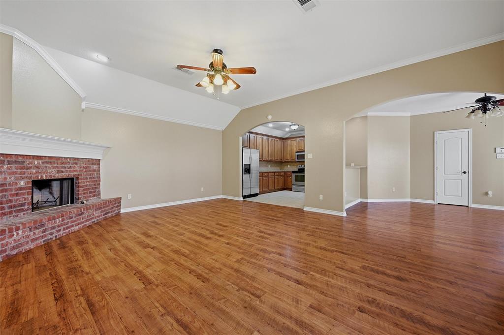 2704 Rex Cruse Drive Property Photo 11