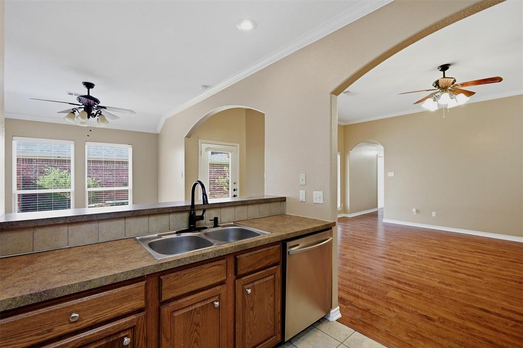 2704 Rex Cruse Drive Property Photo 15