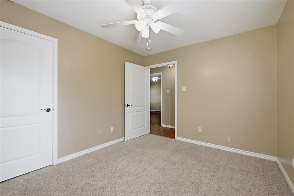 2704 Rex Cruse Drive Property Photo 27