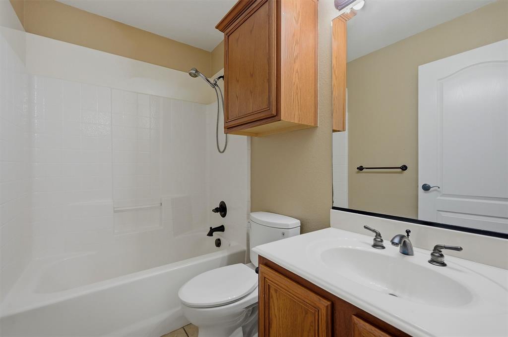 2704 Rex Cruse Drive Property Photo 28