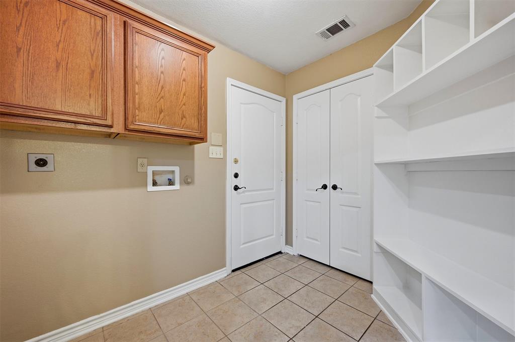 2704 Rex Cruse Drive Property Photo 31