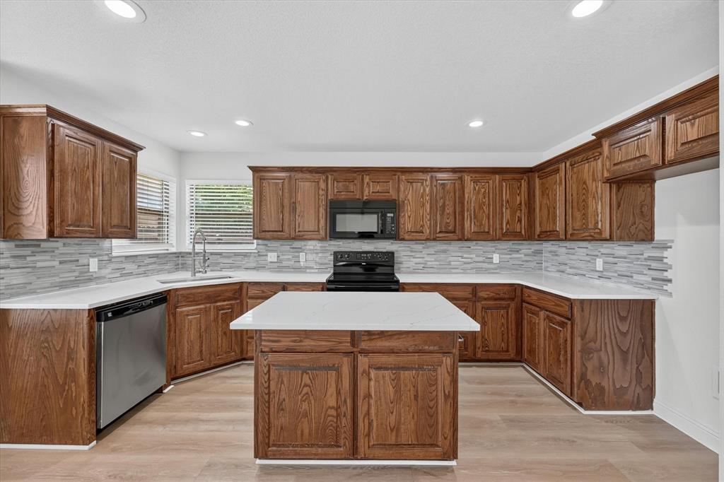 431 Nutmeg Property Photo 9
