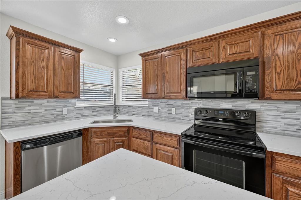 431 Nutmeg Property Photo 11