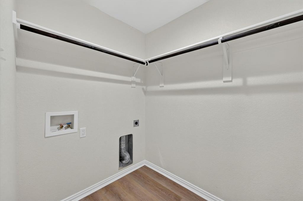 431 Nutmeg Property Photo 12