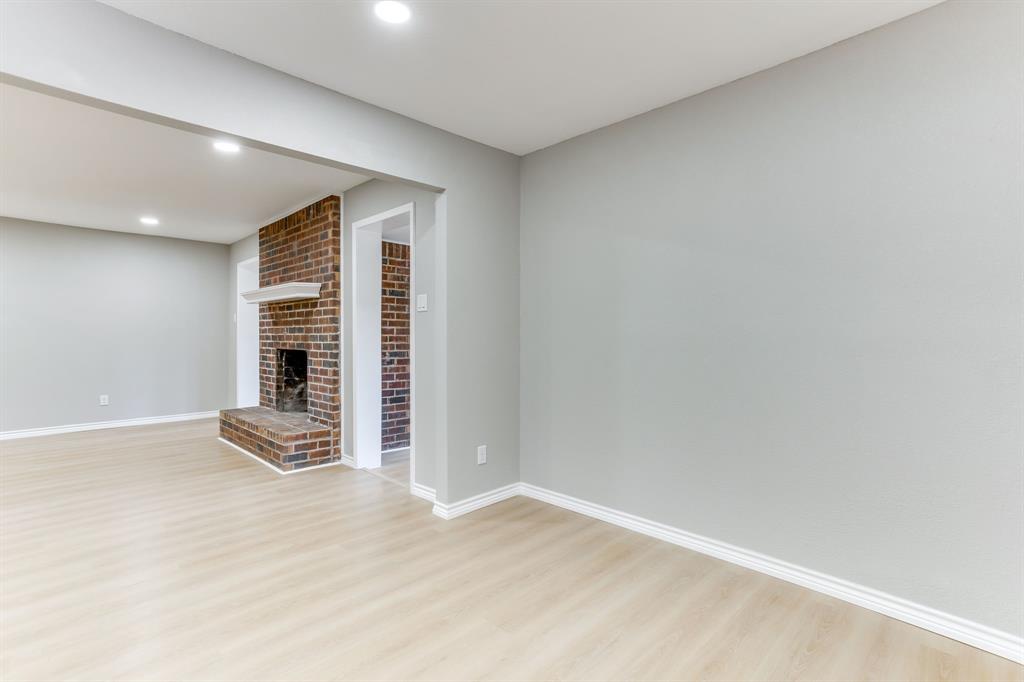 2709 Springbrooke Drive Property Photo 11