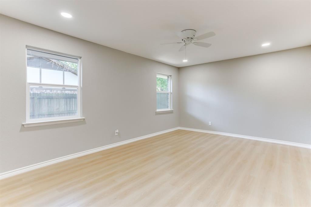 2709 Springbrooke Drive Property Photo 27
