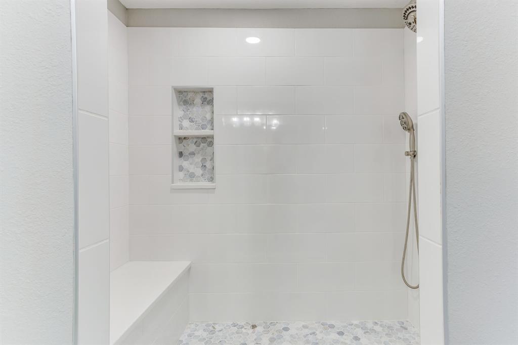 2709 Springbrooke Drive Property Photo 32