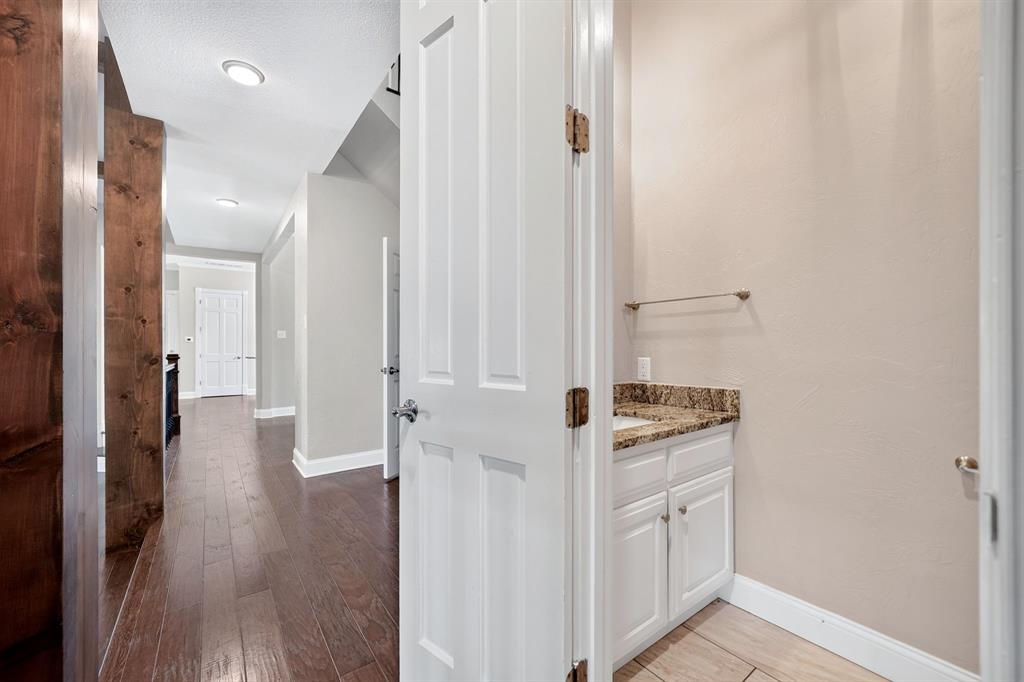1201 Robbins Road Property Photo 11