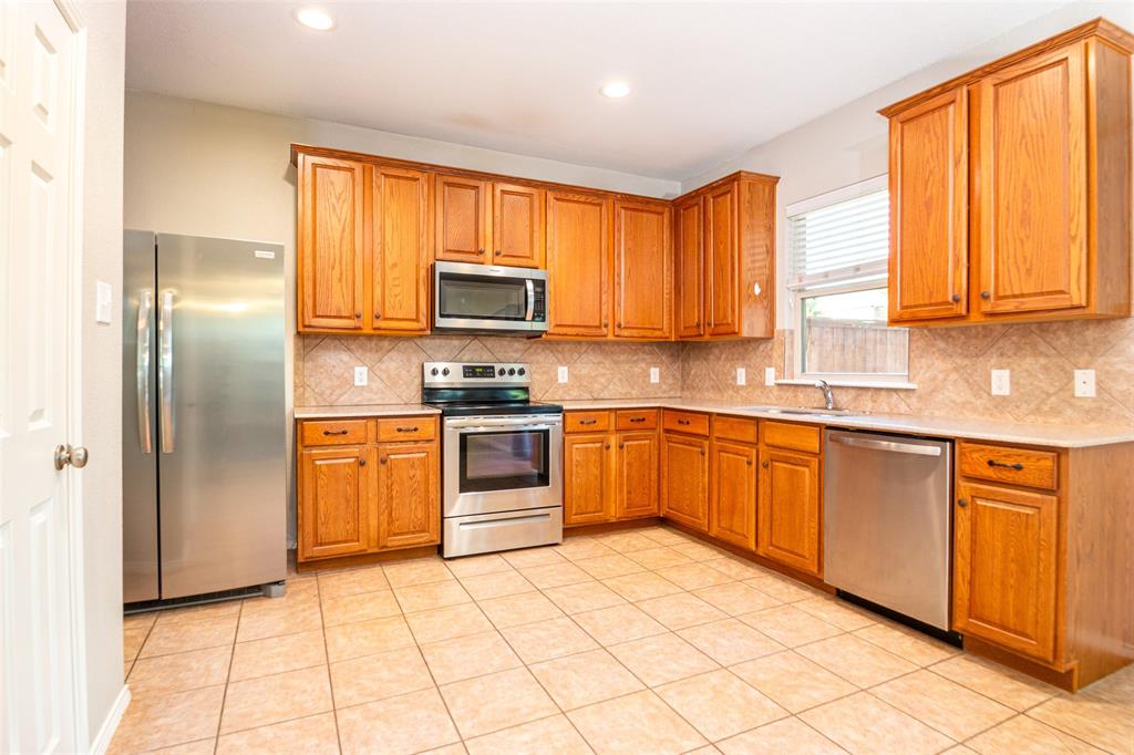 3904 Ironstone Lane Property Photo 3