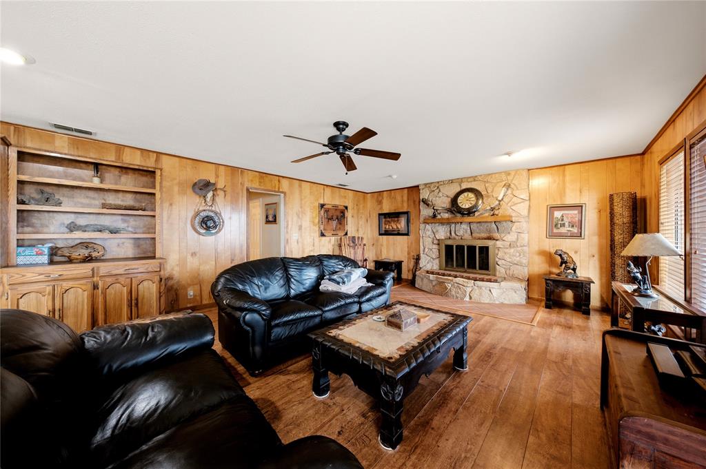 21282 Southwind Drive Property Photo 9