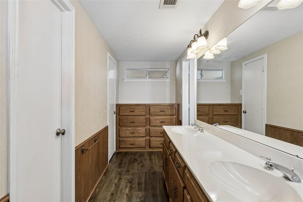 602 Wentworth Drive Property Photo 26