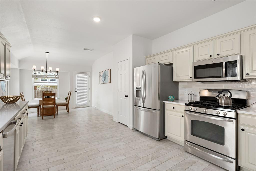 2108 Wentworth Drive Property Photo 6