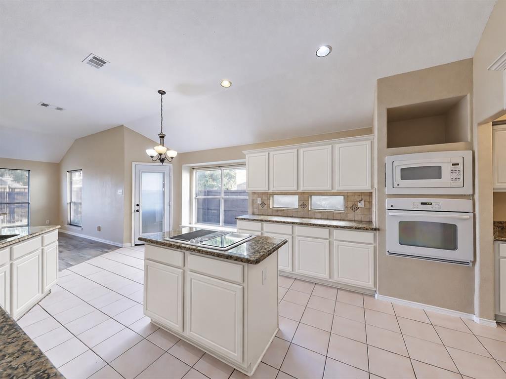 3812 Acacia Trail Property Photo 8