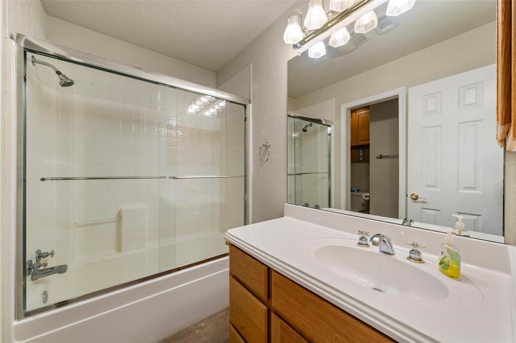 23008 Whispering Meadow Drive Property Photo 14