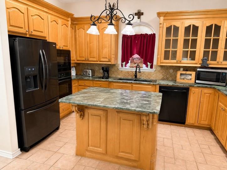 375 Roma Road Property Photo 6