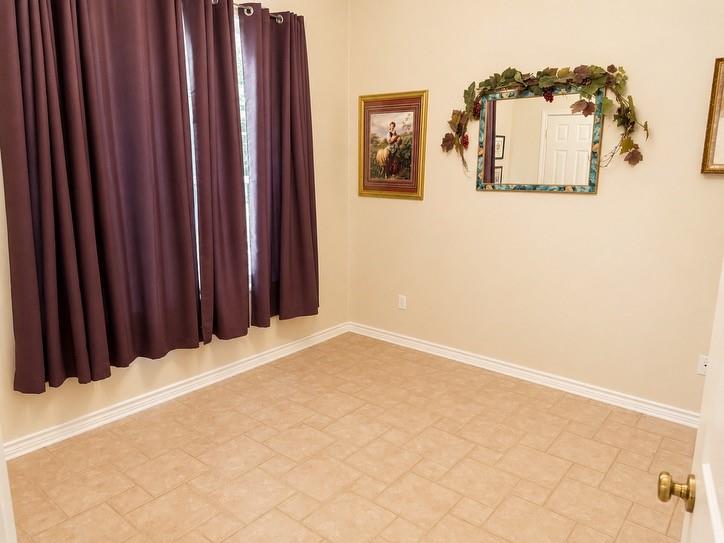 375 Roma Road Property Photo 8