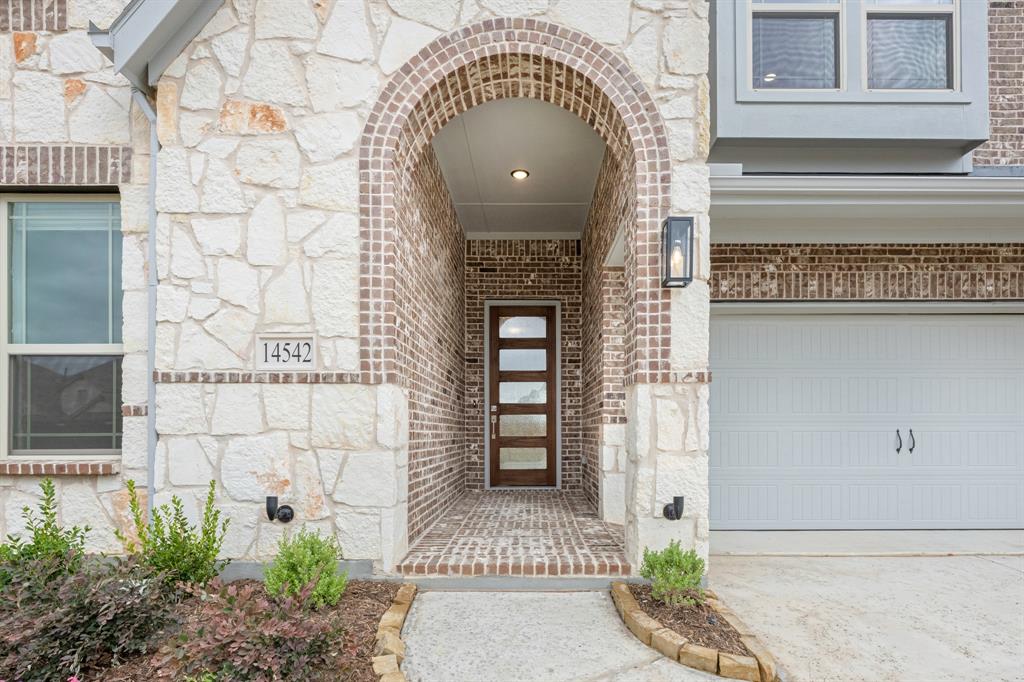 14542 Lovelace Street Property Photo 4