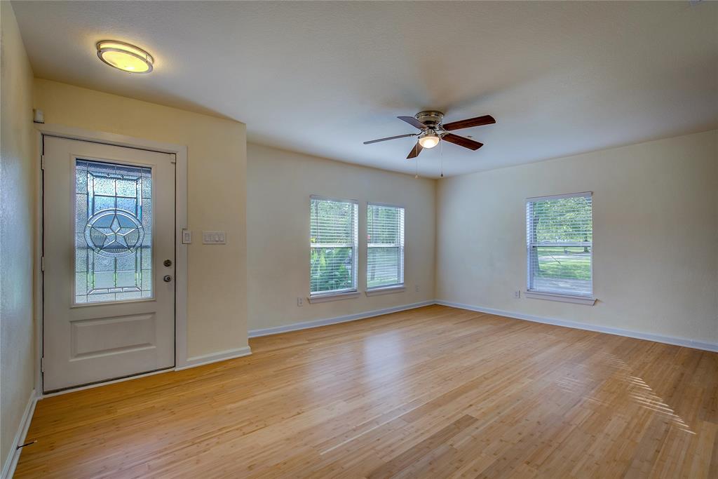 1918 Walworth Street Property Photo 9