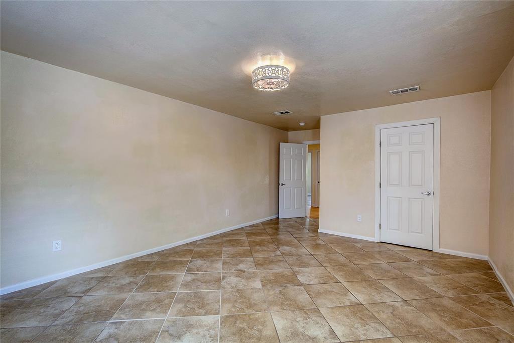 1918 Walworth Street Property Photo 25