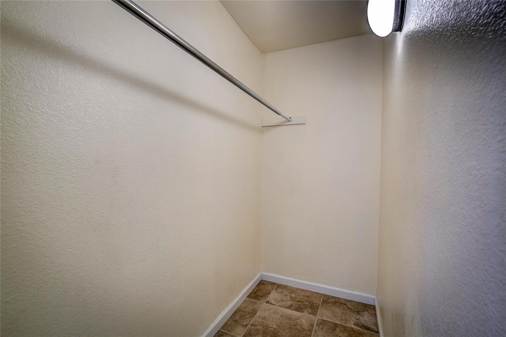 1918 Walworth Street Property Photo 27
