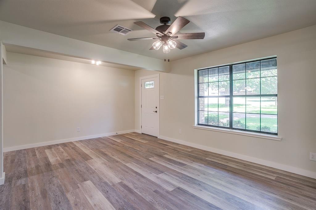1009 Abbie Lane Property Photo 3