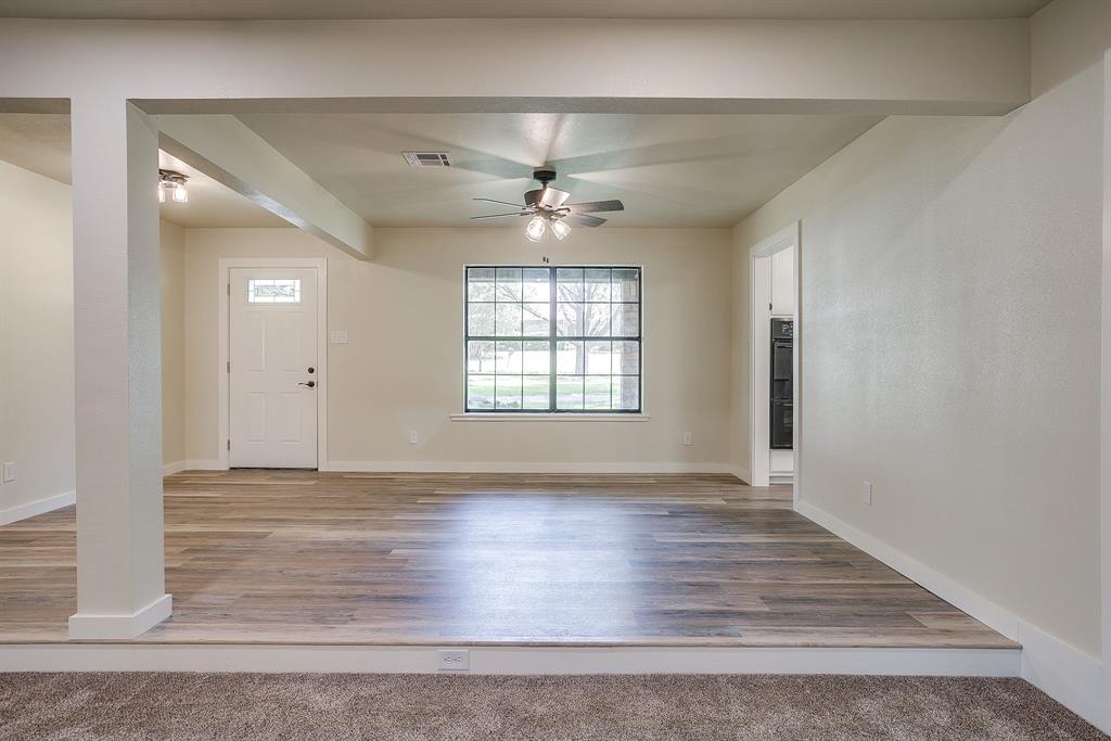 1009 Abbie Lane Property Photo 6