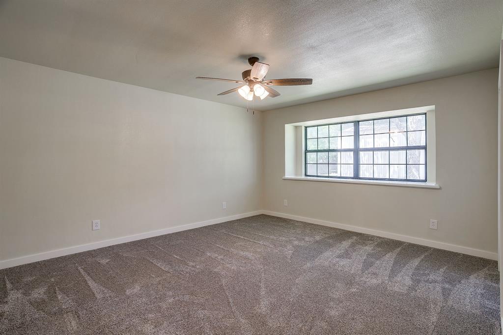 1009 Abbie Lane Property Photo 11