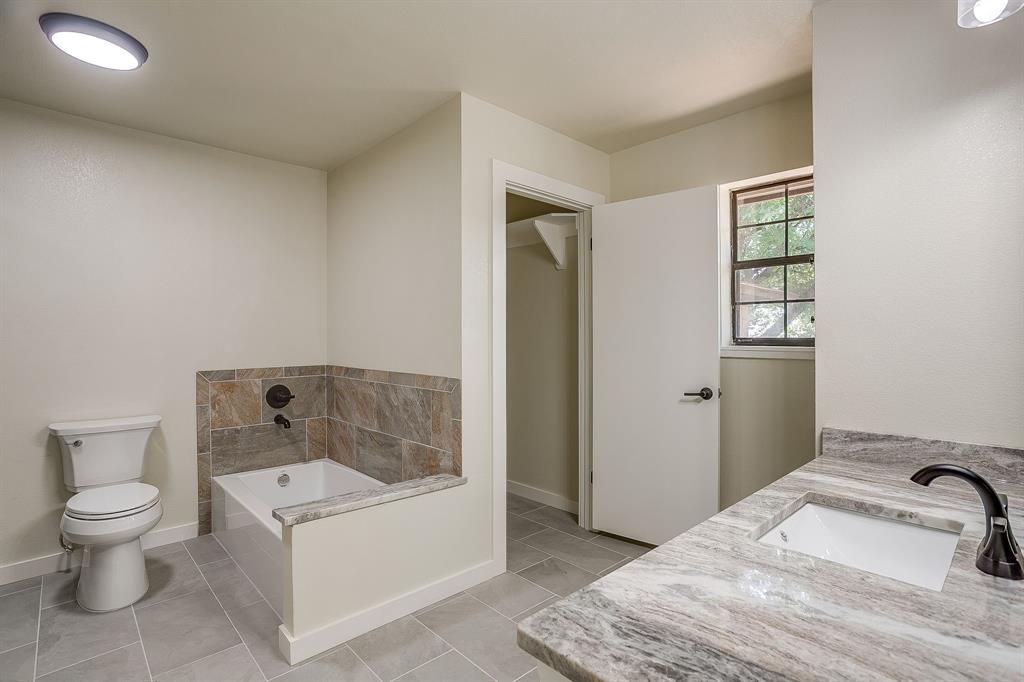 1009 Abbie Lane Property Photo 13