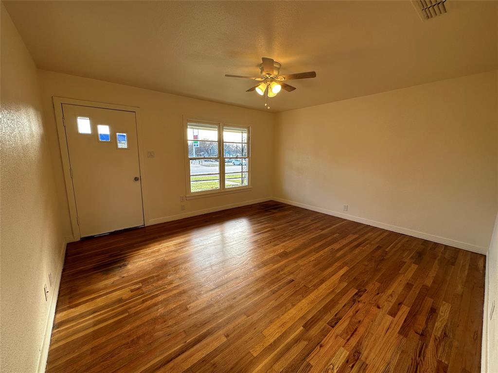 315 W Main Street Property Photo 4