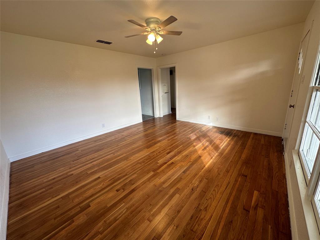 315 W Main Street Property Photo 5